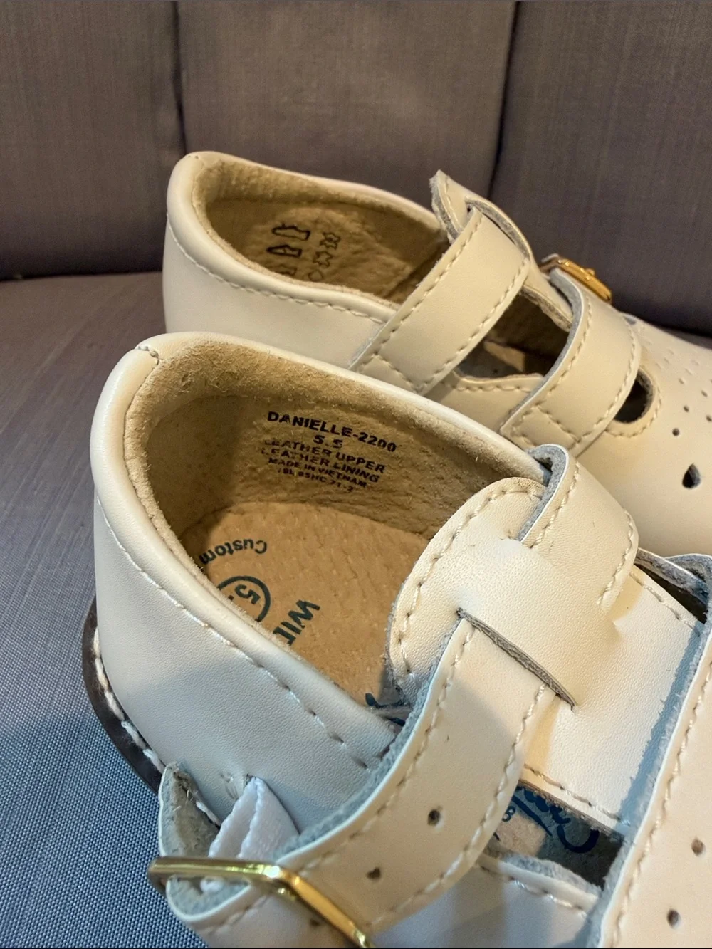 FootMates soft white
